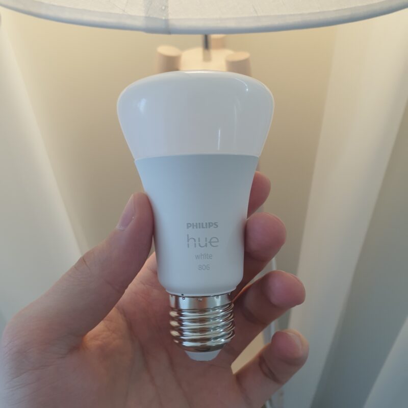 Лампа Philips HUE